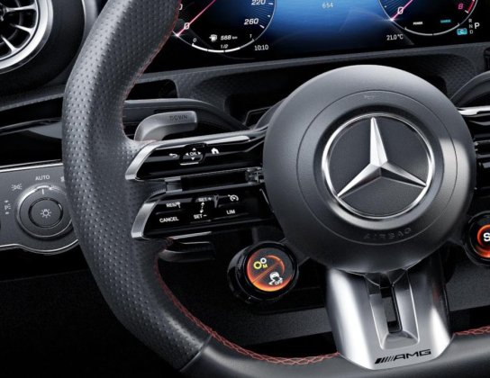 <p>Mercedes-AMG Clase A Sedán</p>